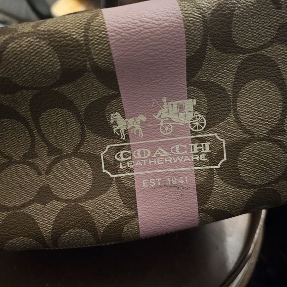 Handbag - Picture 2 of 5